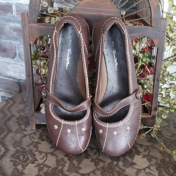 Thom McAn Shoes - Brown Size 7 Thom Mcan Sandal